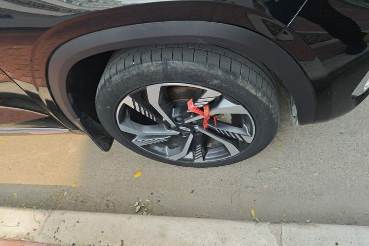 Used Geely Auto Monjaro L 2024 2.0TD High-Power Automatic Two-Wheel Drive Skyline Edition Right Front Wheel Hub