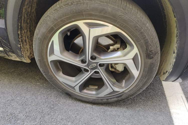 Used Geely Auto Monjaro L 2024 2.0TD DCT EVO Two-Wheel Drive Prestige Version Right Front Wheel Hub
