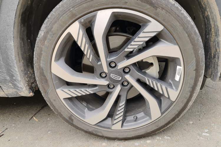 Used Geely Auto Monjaro L 2024 2.0TD High-Power Automatic Two-Wheel Drive Skyline Edition Right Front Wheel Hub