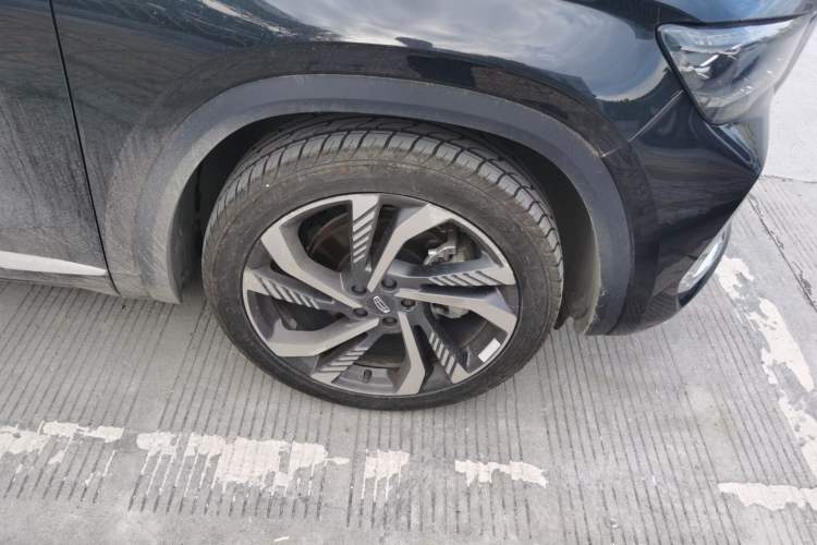 Used Geely Auto Monjaro L 2024 2.0TD High-Power Automatic Two-Wheel Drive Skyline Edition Right Front Wheel Hub
