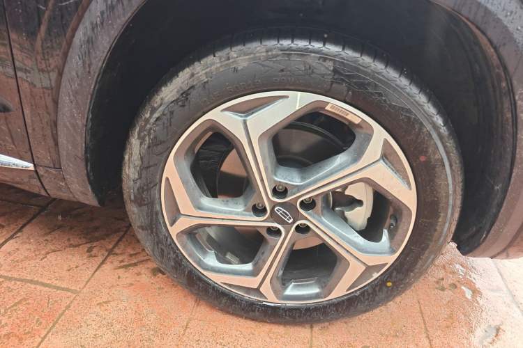 Used Geely Auto Monjaro L 2024 2.0TD DCT EVO Two-Wheel Drive Long-Range Version Right Front Wheel Hub