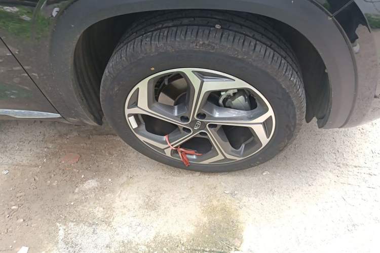 Used Geely Auto Monjaro L 2024 2.0TD DCT EVO Two-Wheel Drive Long-Range Version Right Front Wheel Hub