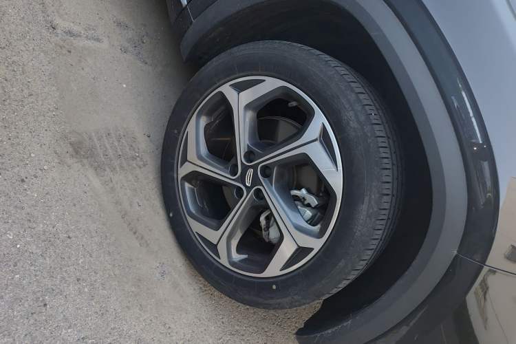Used Geely Auto Monjaro L 2024 2.0TD DCT EVO Two-Wheel Drive Long-Range Version Right Front Wheel Hub