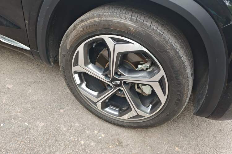 Used Geely Auto Monjaro L 2024 2.0TD High-Power Automatic Two-Wheel Drive Yunqi Version Right Front Wheel Hub