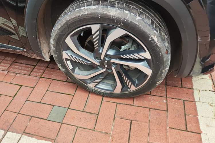 Used Geely Auto Monjaro L 2024 2.0TD High-Power Automatic Two-Wheel Drive Skyline Edition Right Front Wheel Hub