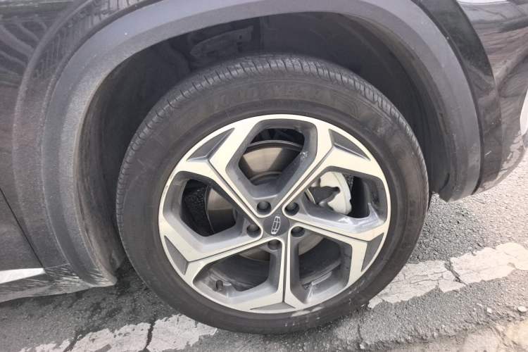Used Geely Auto Monjaro L 2024 2.0TD High-Power Automatic Two-Wheel Drive Yunqi Version Right Front Wheel Hub