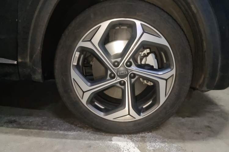 Used Geely Auto Monjaro L 2024 2.0TD DCT EVO Two-Wheel Drive Long-Range Version Right Front Wheel Hub