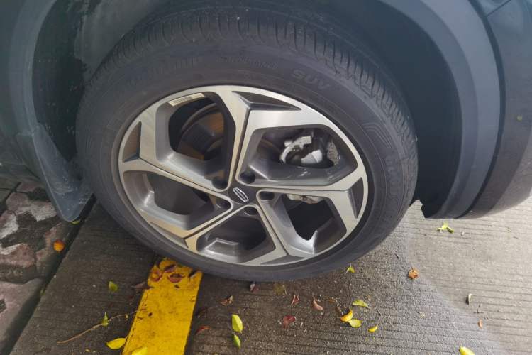 Used Geely Auto Monjaro L 2024 2.0TD High-Power Automatic Two-Wheel Drive Yunqi Version Right Front Wheel Hub