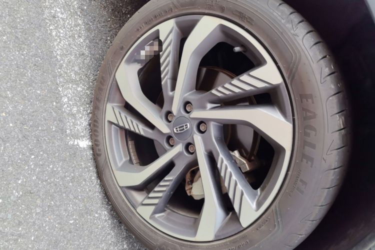 Used Geely Auto Monjaro L 2024 2.0TD High-Power Automatic Two-Wheel Drive Skyline Edition Right Front Wheel Hub