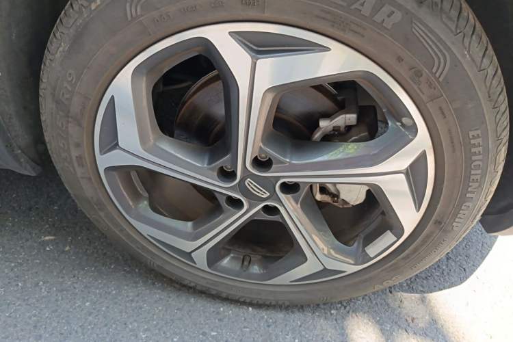 Used Geely Auto Monjaro L 2024 2.0TD High-Power Automatic Two-Wheel Drive Yunqi Version Right Front Wheel Hub
