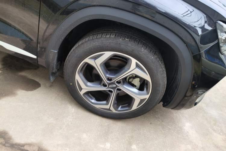 Used Geely Auto Monjaro L 2024 2.0TD DCT EVO Two-Wheel Drive Long-Range Version Right Front Wheel Hub