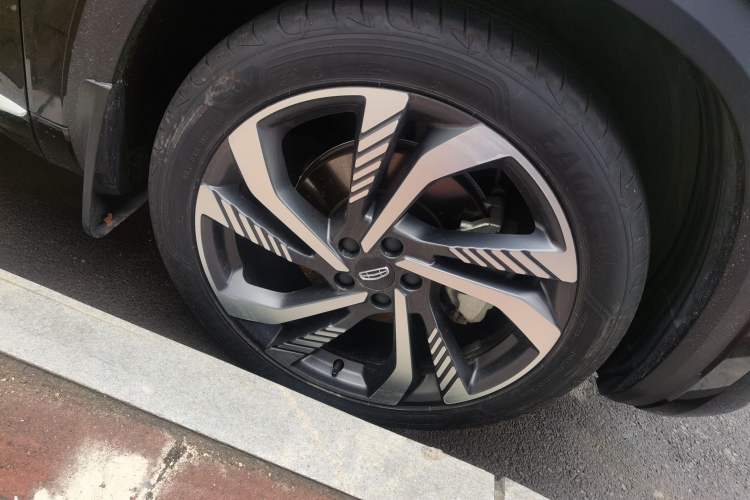 Used Geely Auto Monjaro L 2024 2.0TD High-Power Automatic Two-Wheel Drive Skyline Edition Right Front Wheel Hub