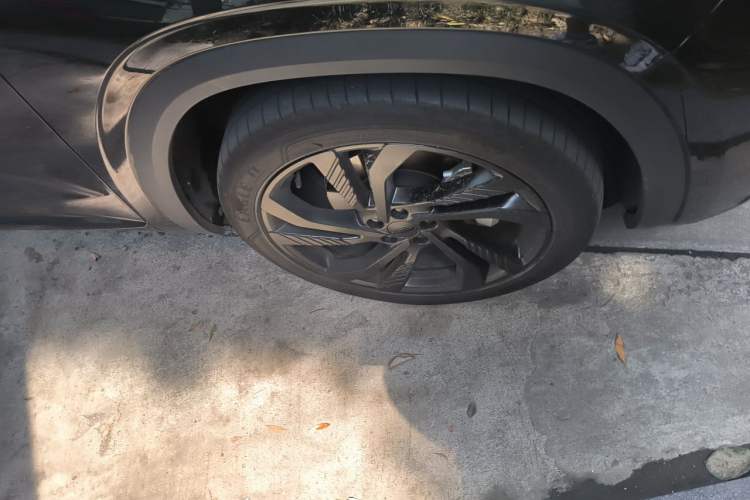 Used Geely Auto Monjaro L 2024 2.0TD High-Power Automatic Two-Wheel Drive Skyline Edition Right Front Wheel Hub