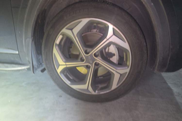 Used Geely Auto Monjaro L 2024 2.0TD DCT EVO Two-Wheel Drive Long-Range Version Right Front Wheel Hub