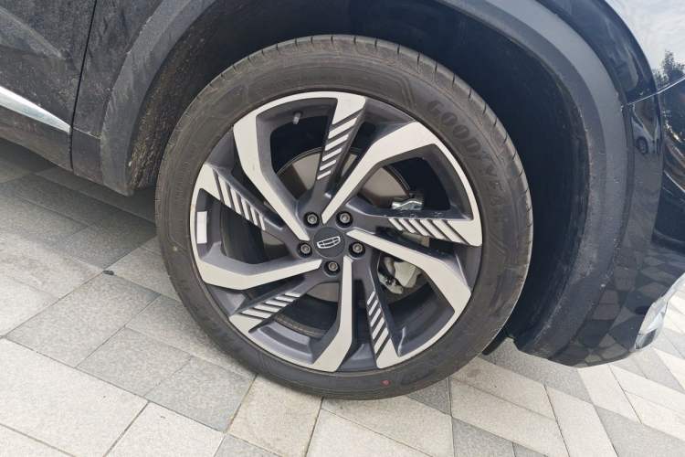 Used Geely Auto Monjaro L 2024 2.0TD High-Power Automatic Two-Wheel Drive Skyline Edition Right Front Wheel Hub