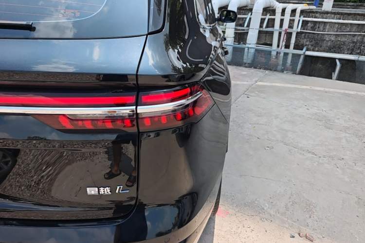 Used Geely Auto Monjaro L 2024 2.0TD DCT EVO Two-Wheel Drive Long-Range Version Right Rear Taillight