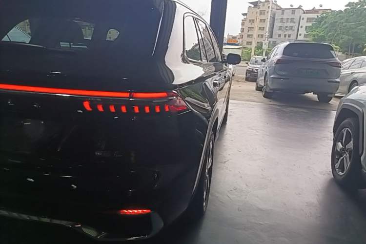 Used Geely Auto Monjaro L 2024 2.0TD DCT EVO Two-Wheel Drive Long-Range Version Right Rear Taillight
