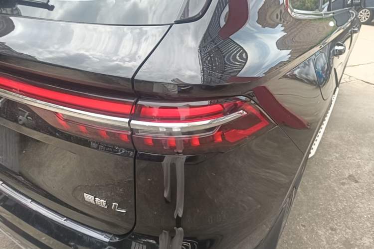 Used Geely Auto Monjaro L 2024 2.0TD High-Power Automatic Two-Wheel Drive Yunqi Version Right Rear Taillight