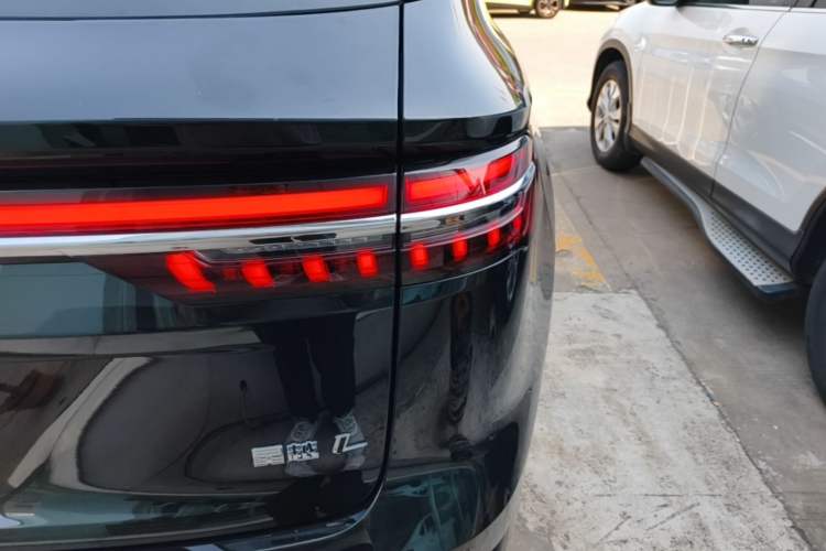 Used Geely Auto Monjaro L 2024 2.0TD DCT EVO Two-Wheel Drive Long-Range Version Right Rear Taillight