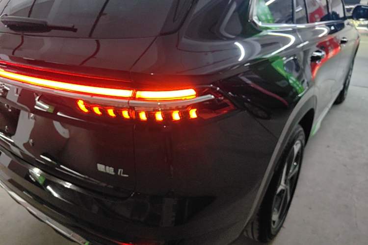 Used Geely Auto Monjaro L 2024 2.0TD High-Power Automatic Two-Wheel Drive Yunqi Version Right Rear Taillight