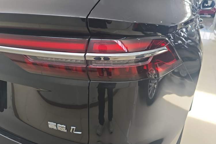 Used Geely Auto Monjaro L 2024 2.0TD DCT EVO Two-Wheel Drive Long-Range Version Right Rear Taillight