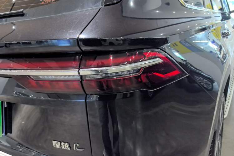 Used Geely Auto Monjaro L 2024 2.0TD High-Power Automatic Two-Wheel Drive Yunqi Version Right Rear Taillight