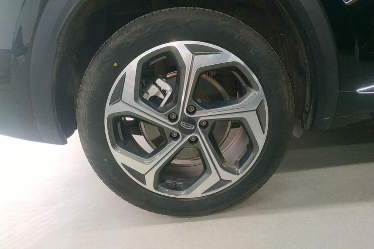 Used Geely Auto Monjaro L 2024 2.0TD DCT EVO Two-Wheel Drive Long-Range Version Right Rear Wheel Hub