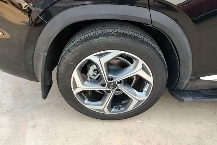 Used Geely Auto Monjaro L 2024 2.0TD High-Power Automatic Two-Wheel Drive Yunqi Version Right Rear Wheel Hub