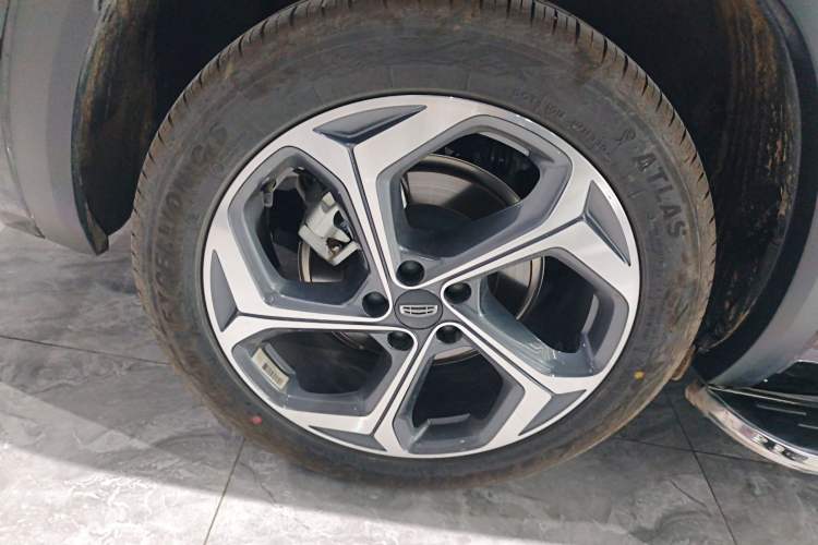 Used Geely Auto Monjaro L 2024 2.0TD DCT EVO Two-Wheel Drive Long-Range Version Right Rear Wheel Hub