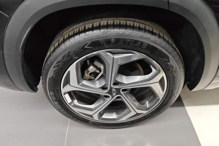 Used Geely Auto Monjaro L 2024 2.0TD DCT EVO Two-Wheel Drive Long-Range Version Right Rear Wheel Hub