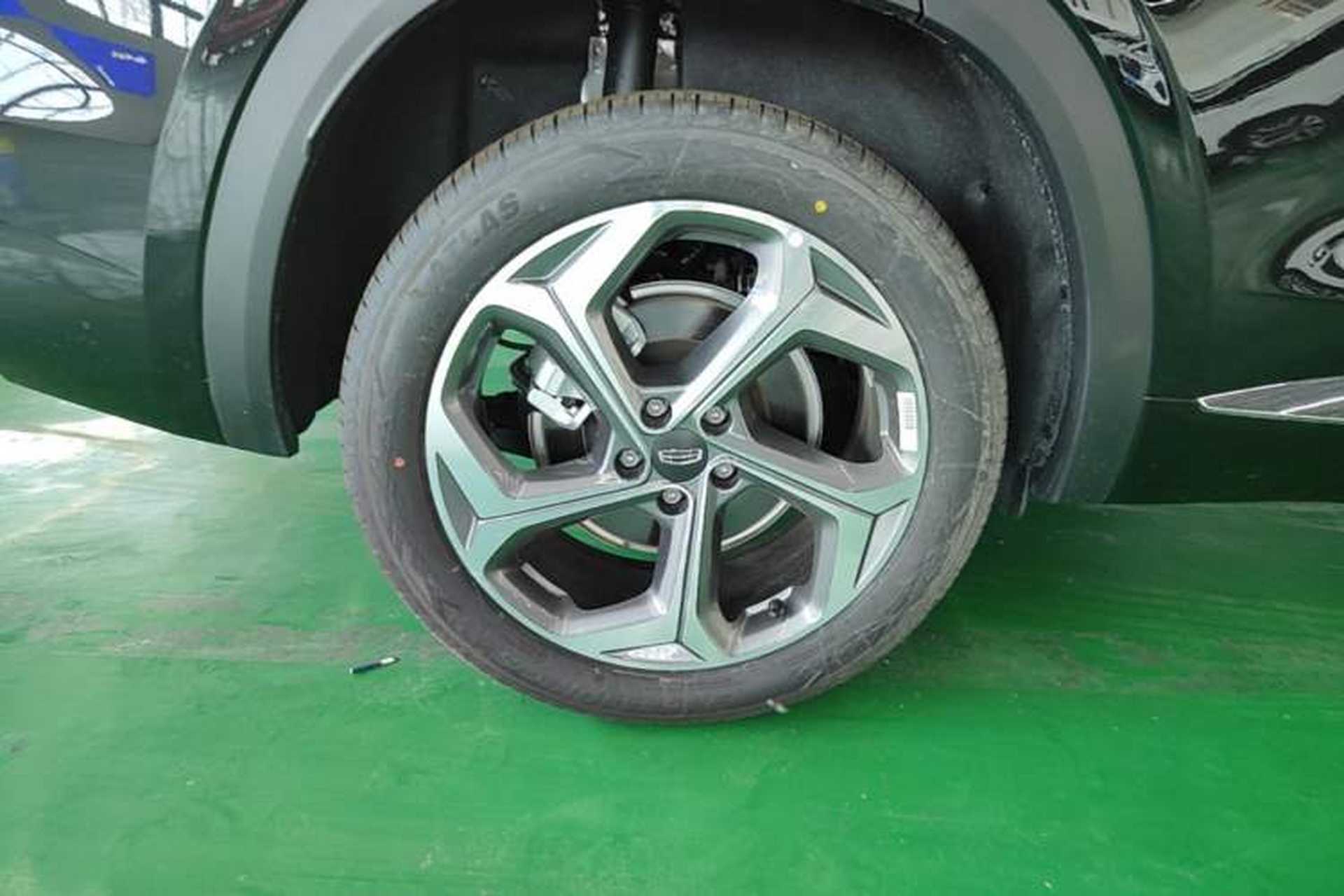Used Geely Auto Monjaro L 2024 2.0TD DCT EVO Two-Wheel Drive Long-Range Version Right Rear Wheel Hub