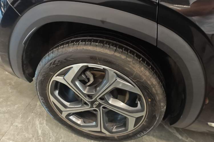 Used Geely Auto Monjaro L 2024 2.0TD DCT EVO Two-Wheel Drive Long-Range Version Right Rear Wheel Hub