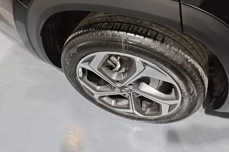 Used Geely Auto Monjaro L 2024 2.0TD DCT EVO Two-Wheel Drive Long-Range Version Right Rear Wheel Hub