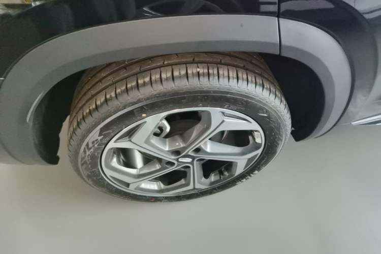 Used Geely Auto Monjaro L 2024 2.0TD DCT EVO Two-Wheel Drive Long-Range Version Right Rear Wheel Hub