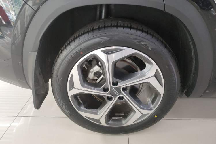 Used Geely Auto Monjaro L 2024 2.0TD DCT EVO Two-Wheel Drive Long-Range Version Right Rear Wheel Hub