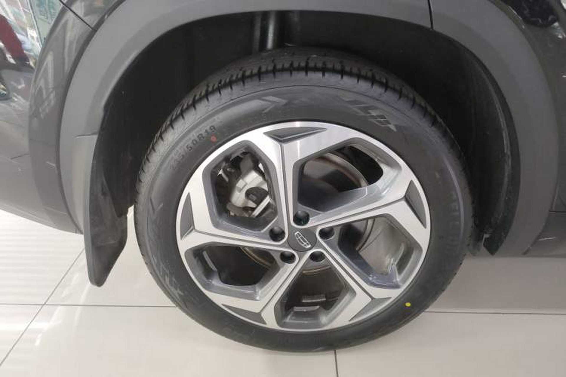 Used Geely Auto Monjaro L 2024 2.0TD DCT EVO Two-Wheel Drive Long-Range Version Right Rear Wheel Hub