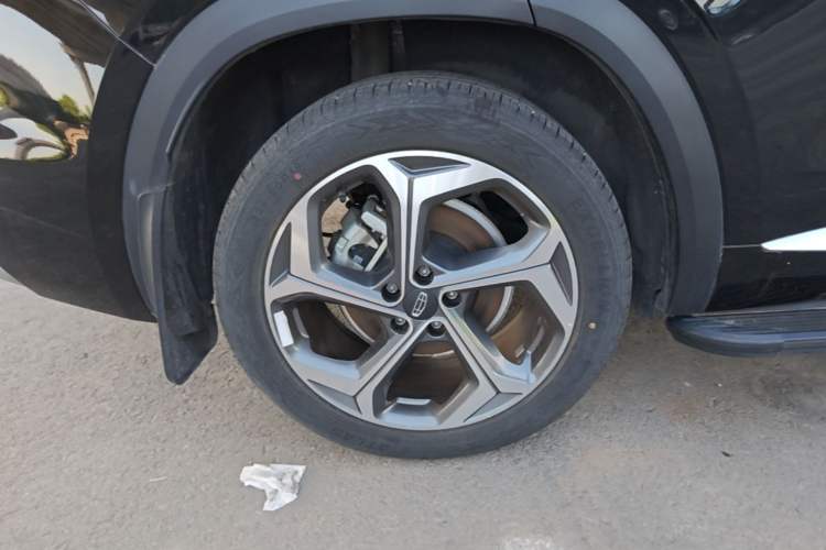 Used Geely Auto Monjaro L 2024 2.0TD DCT EVO Two-Wheel Drive Long-Range Version Right Rear Wheel Hub