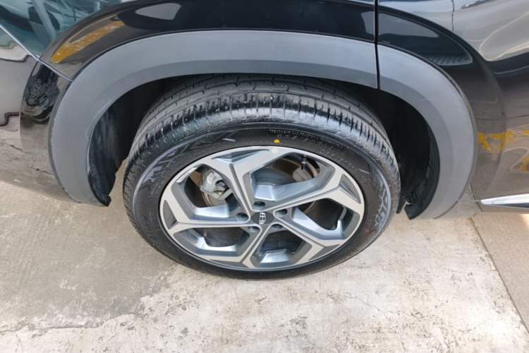 Used Geely Auto Monjaro L 2024 2.0TD DCT EVO Two-Wheel Drive Long-Range Version Right Rear Wheel Hub