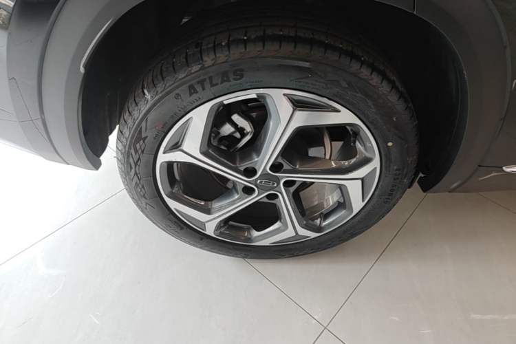 Used Geely Auto Monjaro L 2024 2.0TD DCT EVO Two-Wheel Drive Long-Range Version Right Rear Wheel Hub