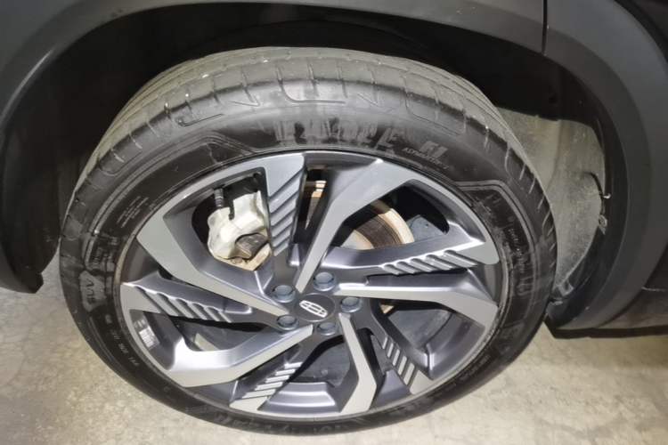 Used Geely Auto Monjaro L 2024 2.0TD High-Power Automatic Two-Wheel Drive Skyline Edition Right Rear Wheel Hub