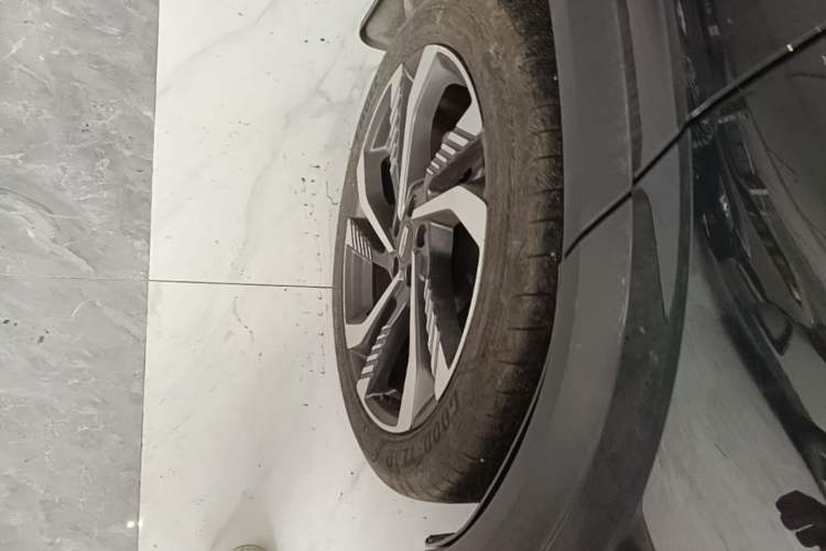 Used Geely Auto Monjaro L 2024 2.0TD High-Power Automatic Two-Wheel Drive Skyline Edition Right Rear Wheel Hub