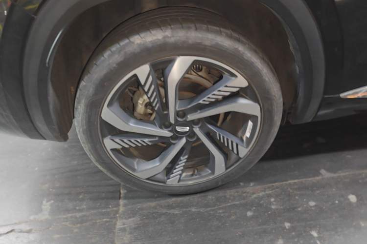 Used Geely Auto Monjaro L 2024 2.0TD High-Power Automatic Two-Wheel Drive Skyline Edition Right Rear Wheel Hub