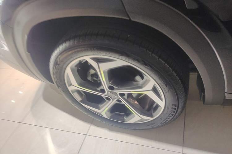 Used Geely Auto Monjaro L 2024 2.0TD DCT EVO Two-Wheel Drive Long-Range Version Right Rear Wheel Hub