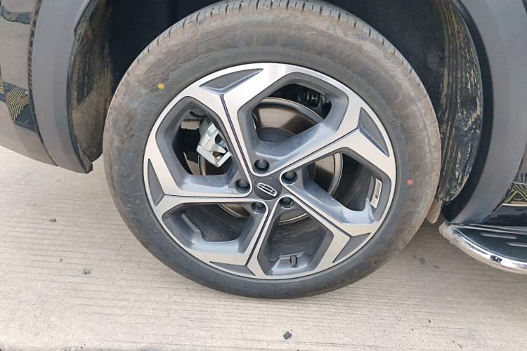 Used Geely Auto Monjaro L 2024 2.0TD DCT EVO Two-Wheel Drive Long-Range Version Right Rear Wheel Hub