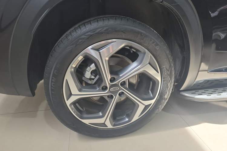 Used Geely Auto Monjaro L 2024 2.0TD DCT EVO Two-Wheel Drive Long-Range Version Right Rear Wheel Hub