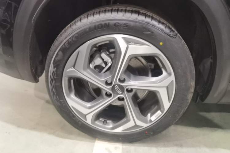 Used Geely Auto Monjaro L 2024 2.0TD DCT EVO Two-Wheel Drive Long-Range Version Right Rear Wheel Hub