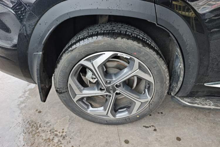 Used Geely Auto Monjaro L 2024 2.0TD DCT EVO Two-Wheel Drive Long-Range Version Right Rear Wheel Hub