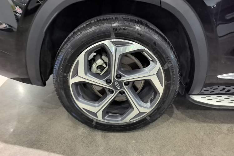 Used Geely Auto Monjaro L 2024 2.0TD High-Power Automatic Two-Wheel Drive Yunqi Version Right Rear Wheel Hub