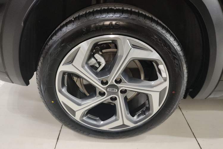 Used Geely Auto Monjaro L 2024 2.0TD DCT EVO Two-Wheel Drive Long-Range Version Right Rear Wheel Hub