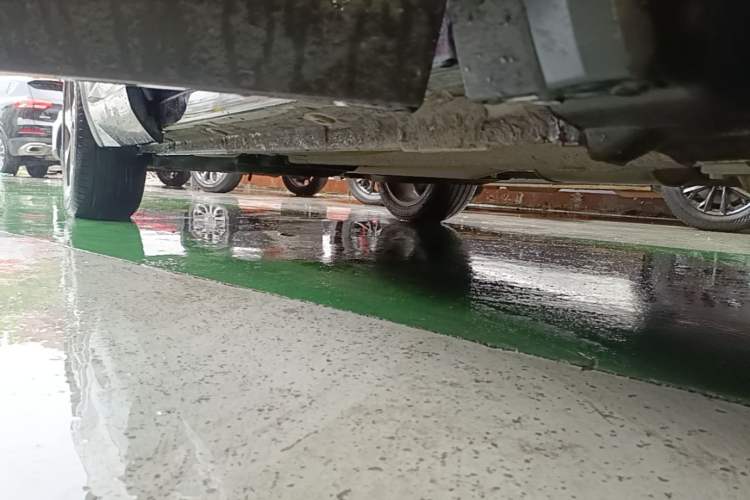 Used Geely Auto Monjaro L 2024 2.0TD DCT EVO Two-Wheel Drive Long-Range Version Right Side Sill